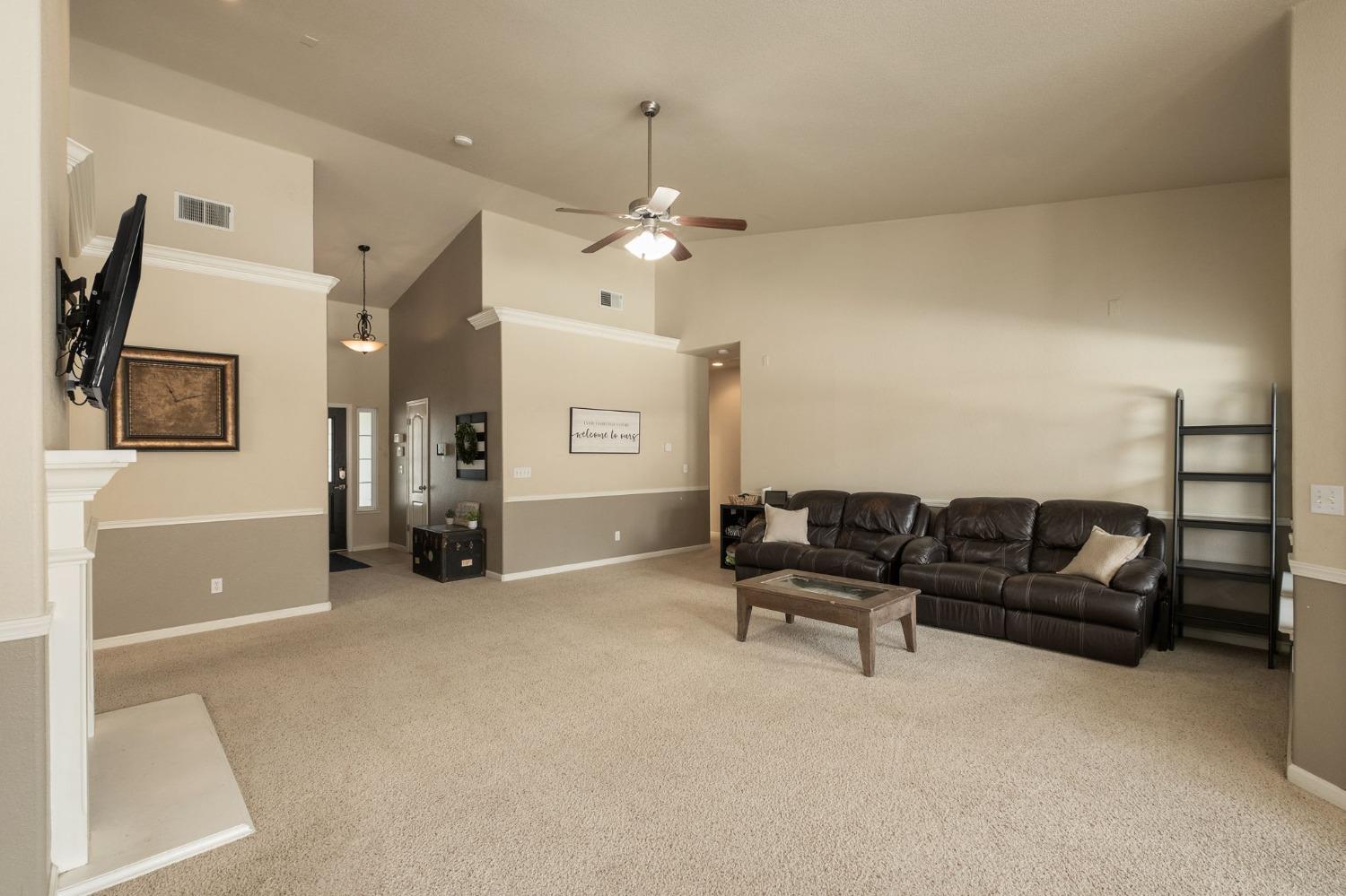 228 East Gibson Avenue Reedley, CA 93654 - Photo 9 of 29 Gallery Image 9