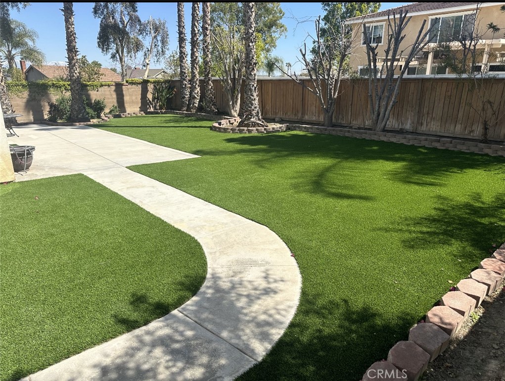 11306 Trailstone Court Riverside, CA 92505 - Photo 11 of 35