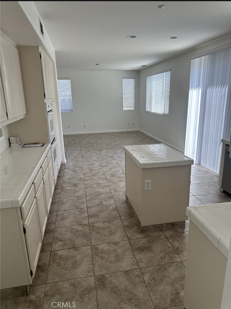 11306 Trailstone Court Riverside, CA 92505 - Photo 14 of 35