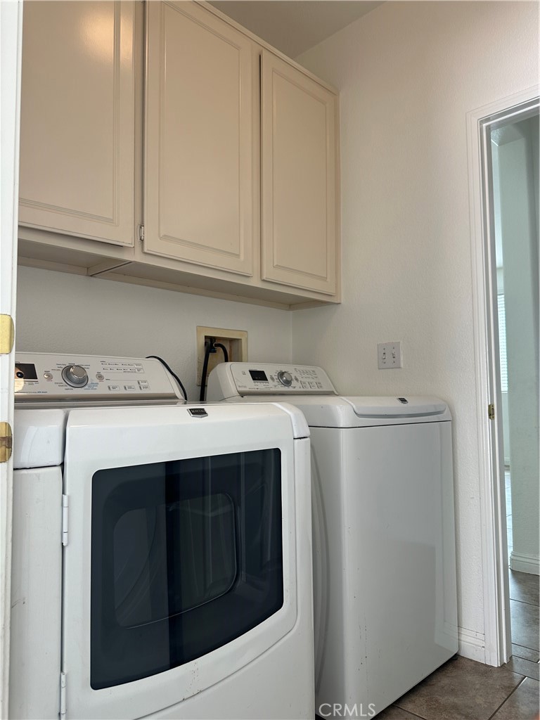 11306 Trailstone Court Riverside, CA 92505 - Photo 37 of 47 Laundry
