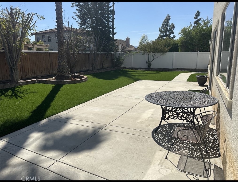 11306 Trailstone Court Riverside, CA 92505 - Photo 7 of 35