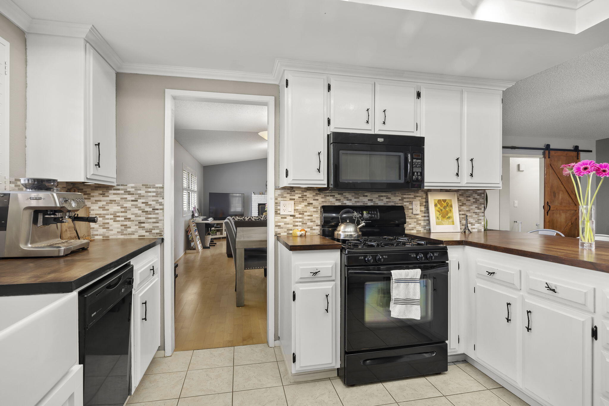 600 Coleman Drive Lompoc, CA 93436 - Photo 9 of 23 15-web-or-mls-Upmarketmedia_600Col-30