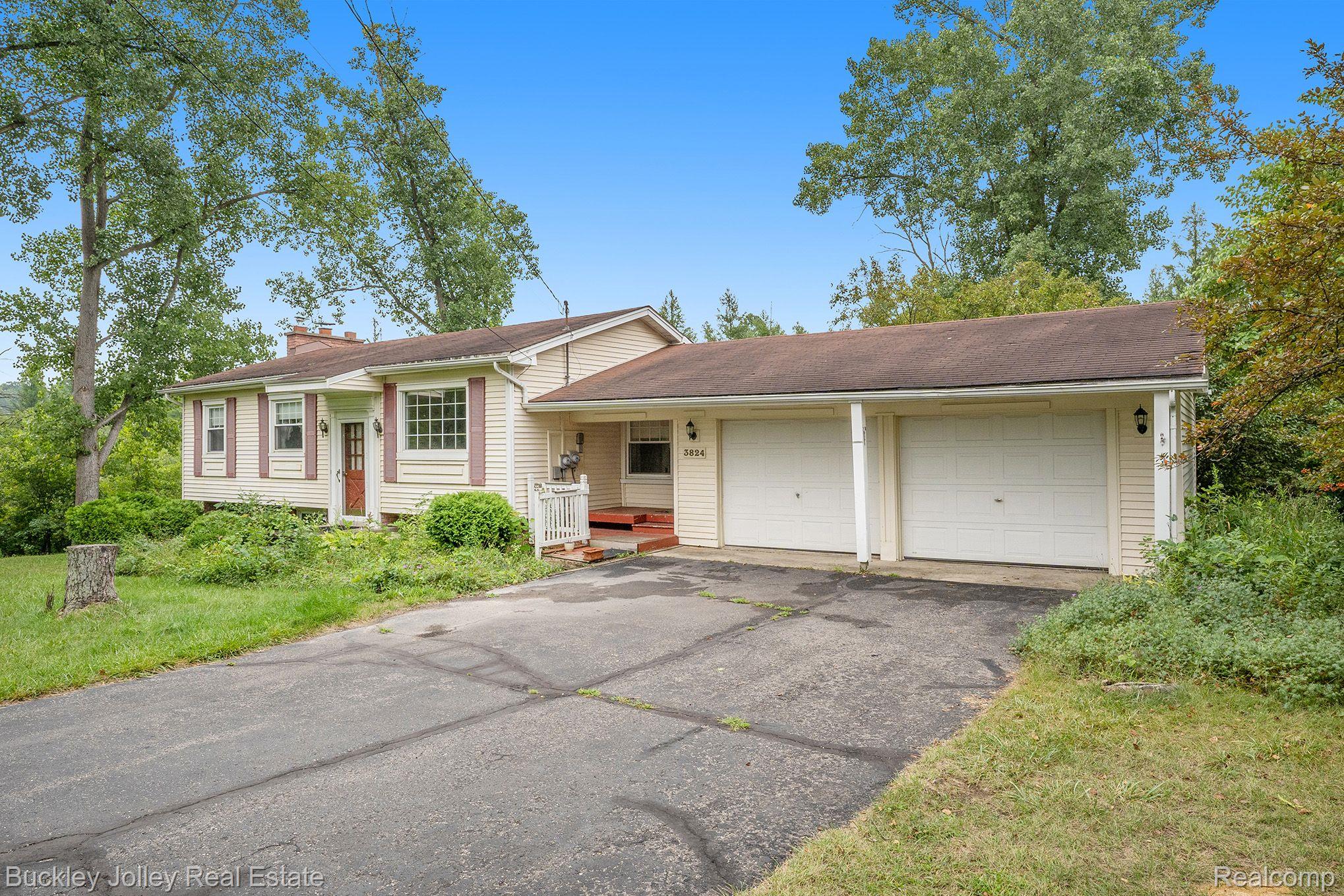 3824 East Coon Lake Road Howell, MI 48843 - Photo 14 of 14 2 Car Garage
