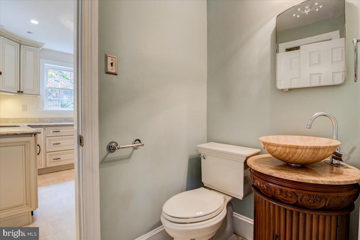 3301 Russell Road Alexandria, VA 22305 - Photo 14 of 48 Main Level Powder Room