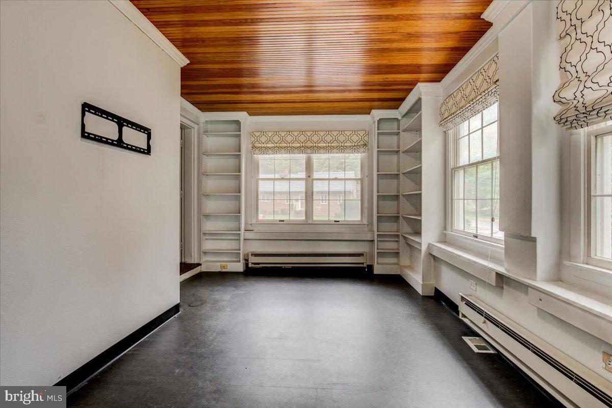 3301 Russell Road Alexandria, VA 22305 - Photo 19 of 48 Sunroom/Study