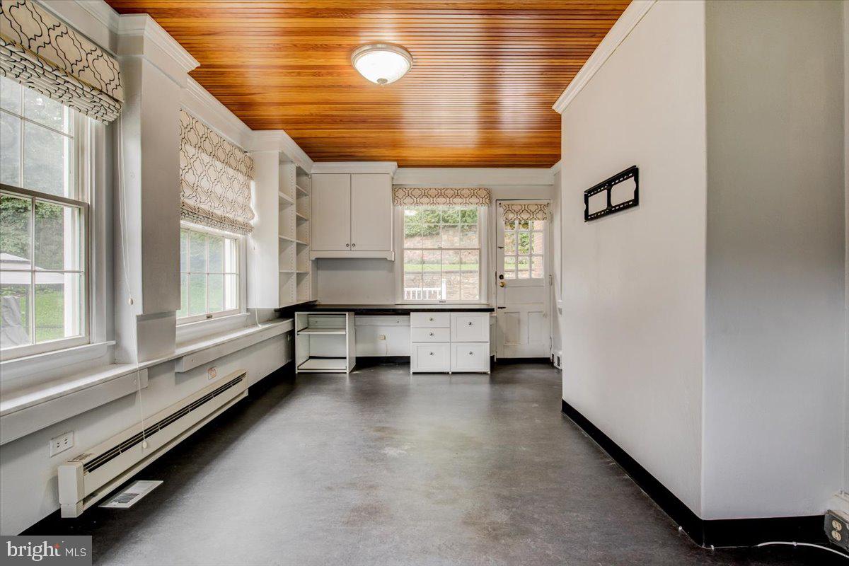 3301 Russell Road Alexandria, VA 22305 - Photo 20 of 48 Sunroom/Study