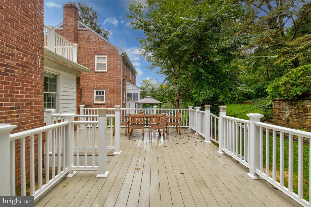3301 Russell Road Alexandria, VA 22305 - Photo 22 of 48 Deck