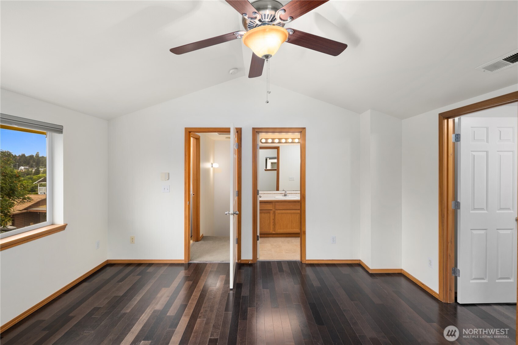 8823 Delridge Way Southwest, Unit B Seattle, WA 98106 - Photo 24 of 32
