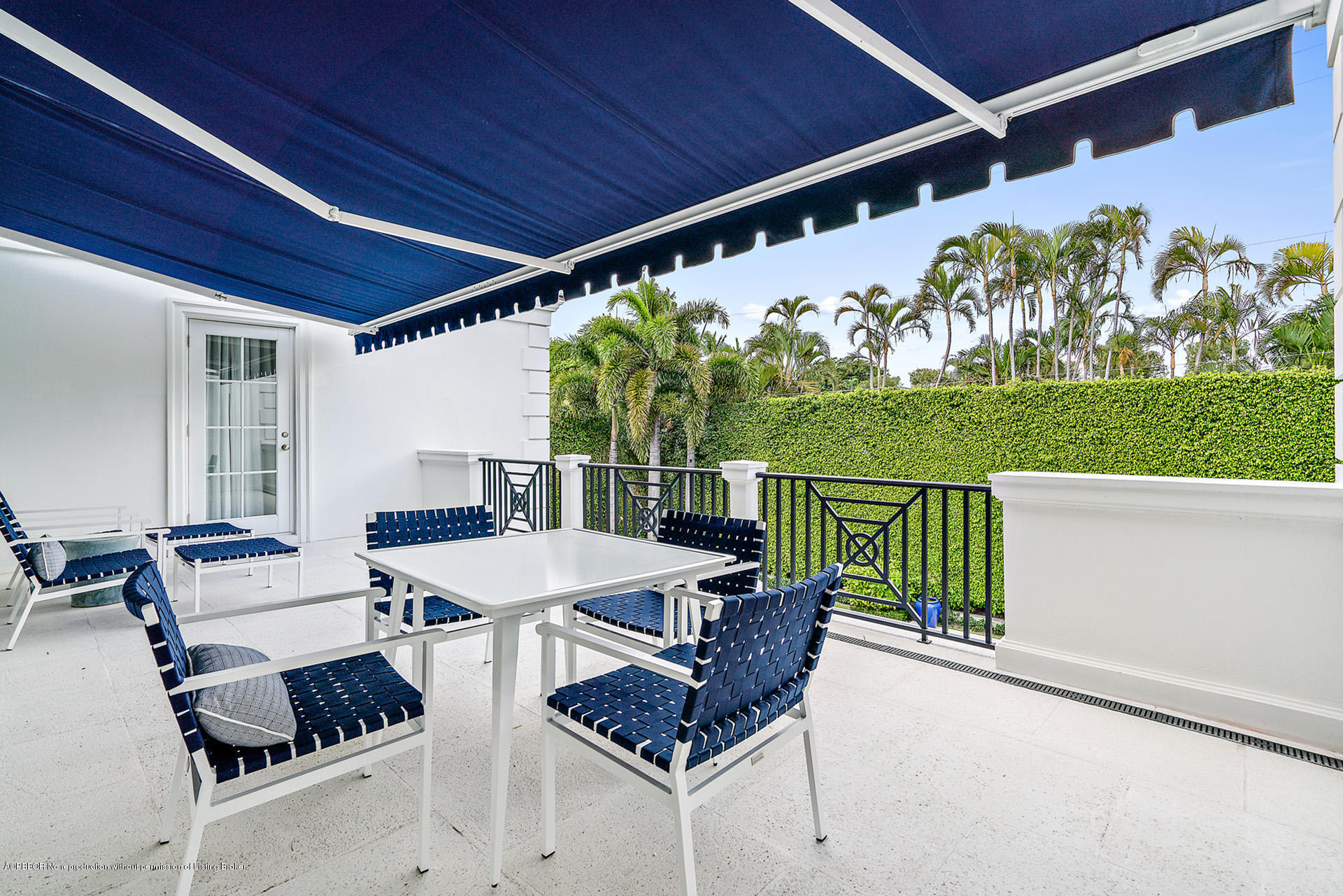 309 Dunbar Road Palm Beach, FL 33480 - Photo 22 of 24 a outdoor space with furniture
