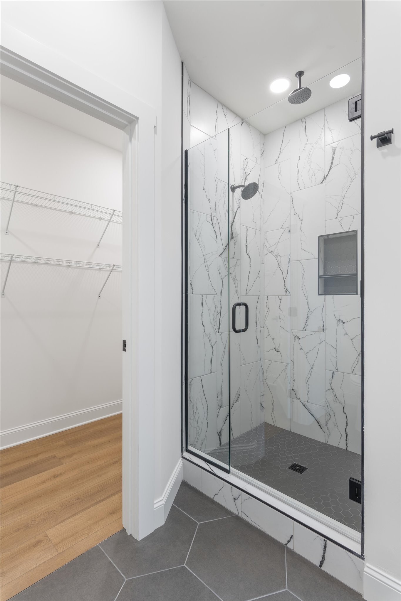 537 Shelton Road Manchester, TN 37355 - Photo 17 of 36 a bathroom with a shower