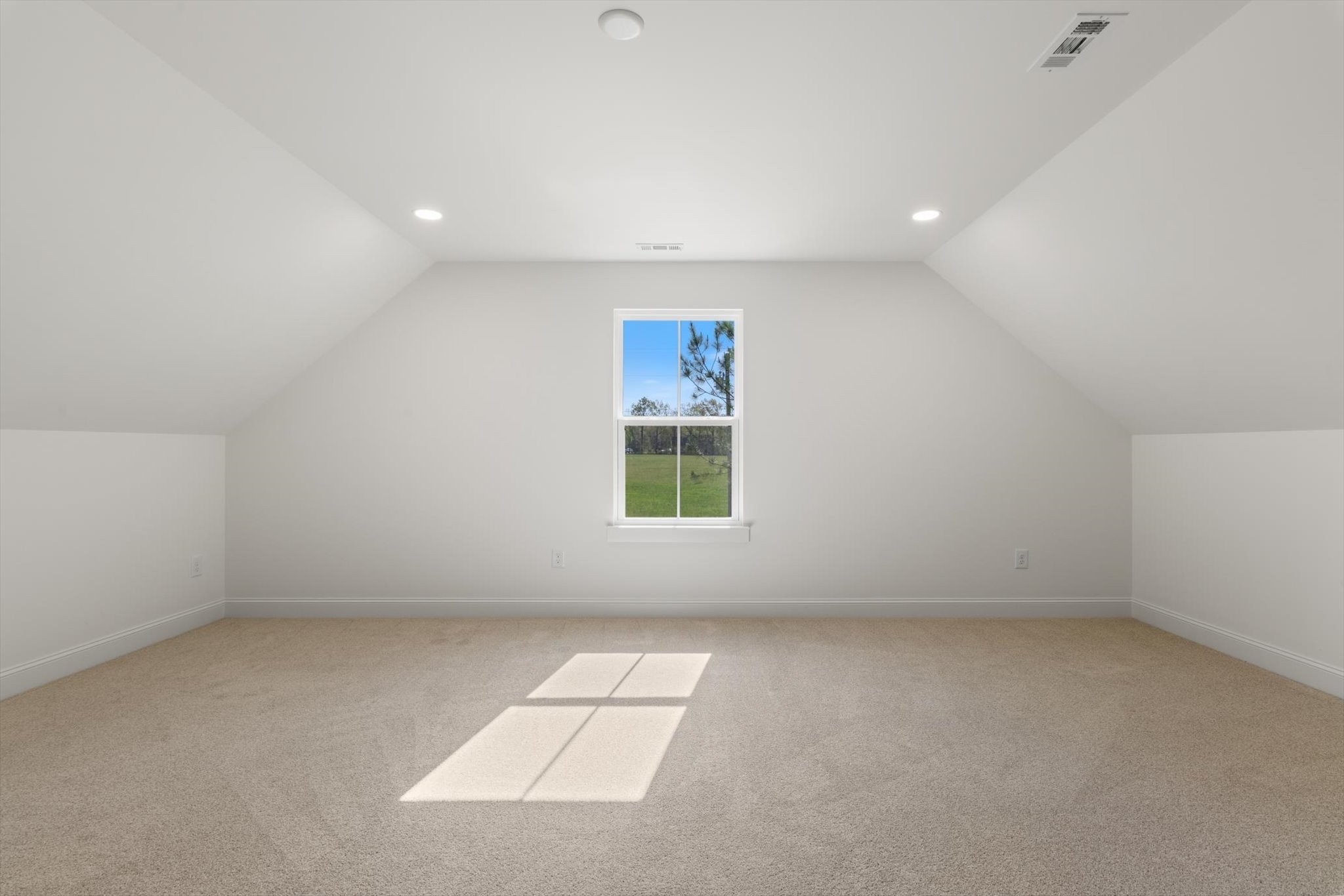 537 Shelton Road Manchester, TN 37355 - Photo 23 of 36 an empty room with a window