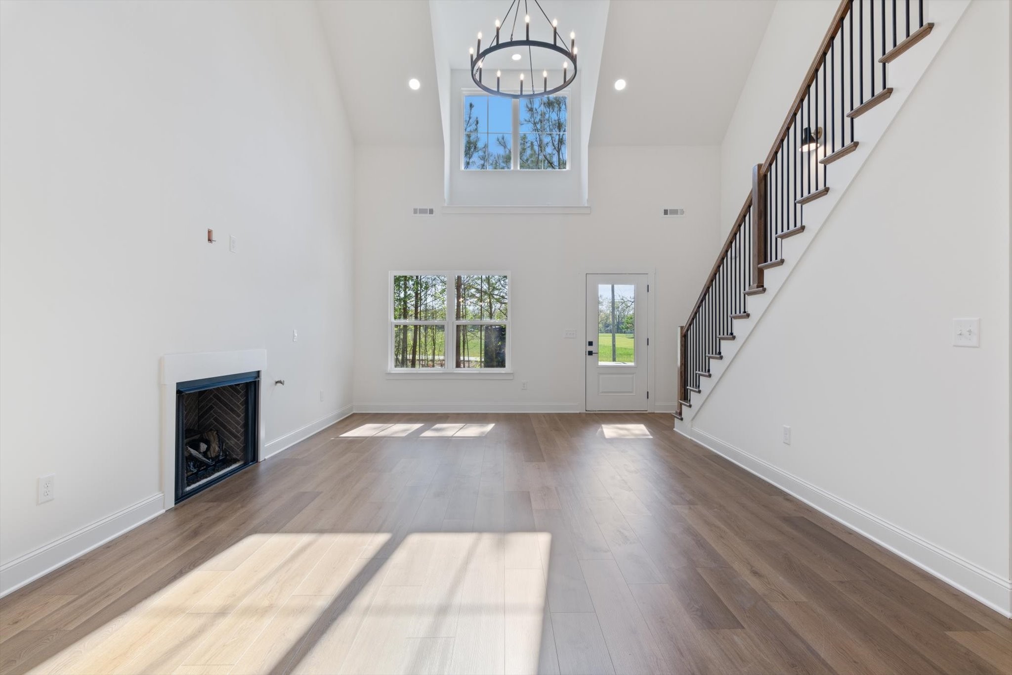 537 Shelton Road Manchester, TN 37355 - Photo 8 of 36 wooden floor in an empty room with a window