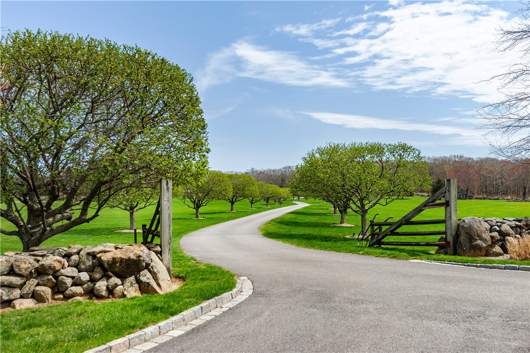 20 Gerald's Farm Drive Exeter, RI 02822 - Photo 9 of 44