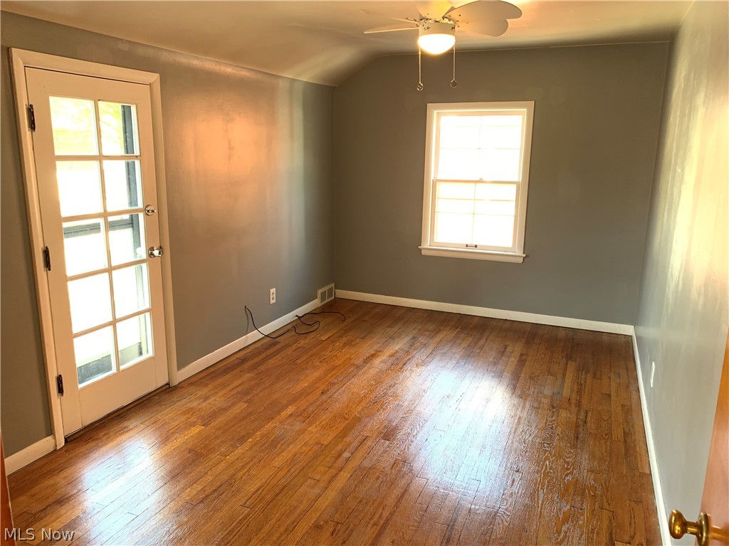 3790 Fairoaks Road South Euclid, OH 44121 - Photo 14 of 23