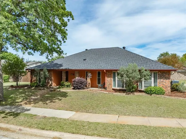 $399,000 | 2801 Meadow Creek, Bedford, TX 76021