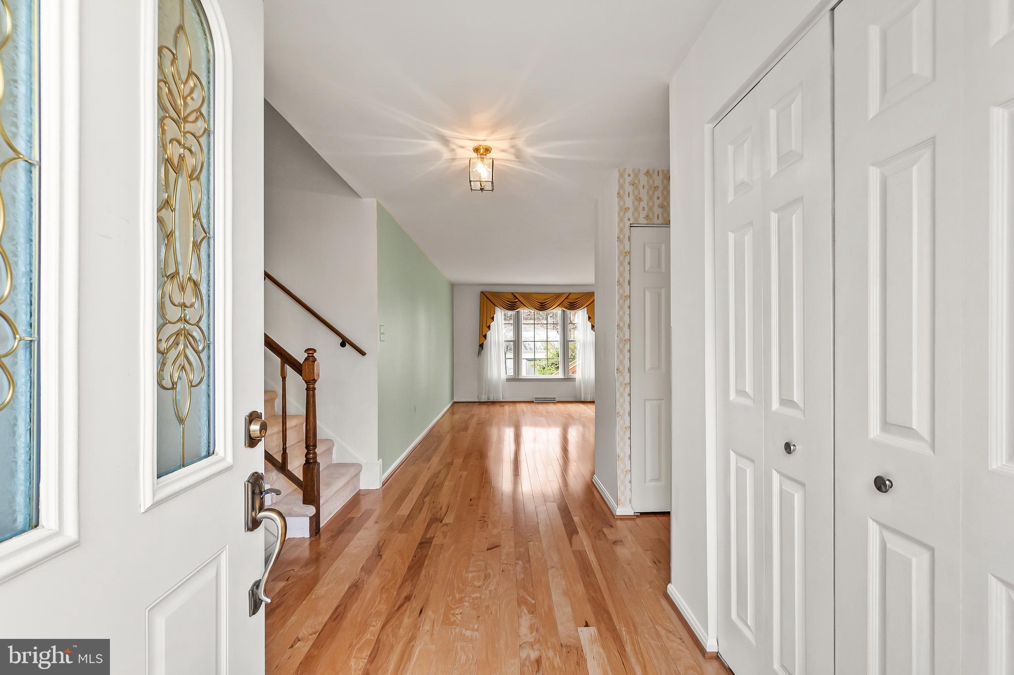9005 Penn Manor Court Springfield, VA 22153 - Photo 3 of 38 Foyer