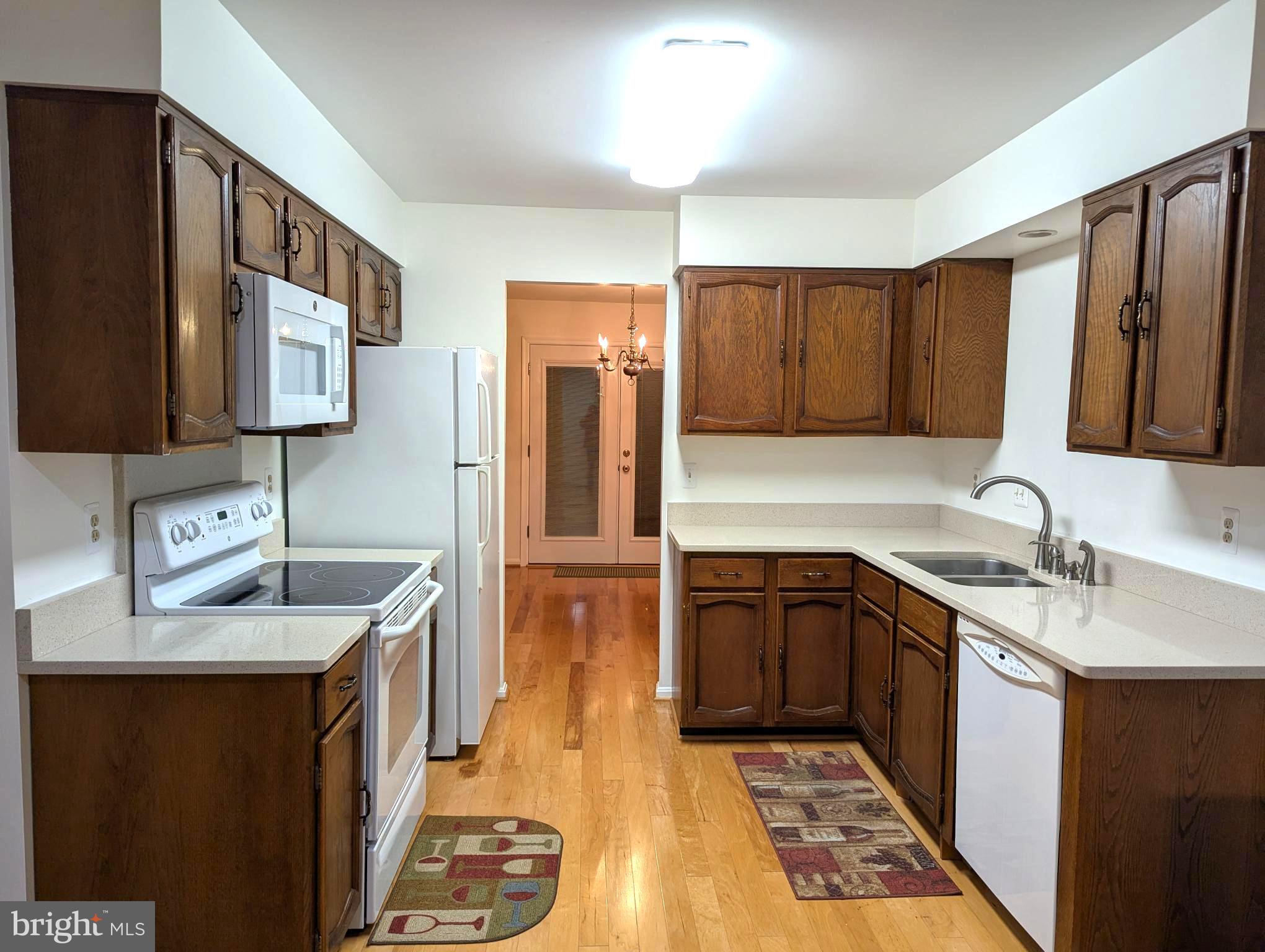 9005 Penn Manor Court Springfield, VA 22153 - Photo 10 of 38 Corian countertops