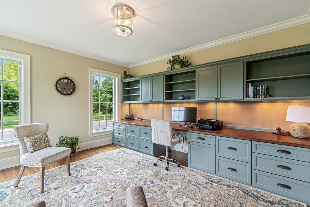 4130 Mountview Road Columbus, OH 43220 - Photo 9 of 15 4130 Mountview Road-36.jpg-SMALL