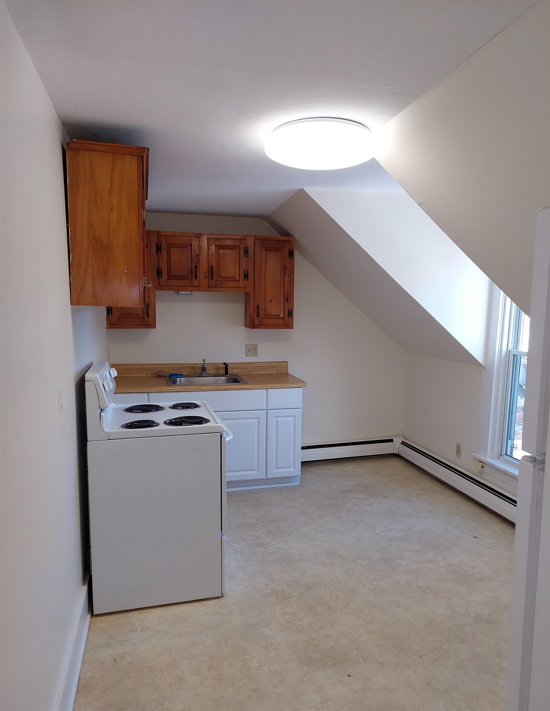 32 South Main Street, Unit 4 Chester, VT 05143 - Photo 4 of 6