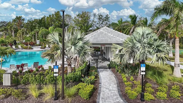 $330,000 | 5737 Haven Terrace, Nokomis, FL 34275