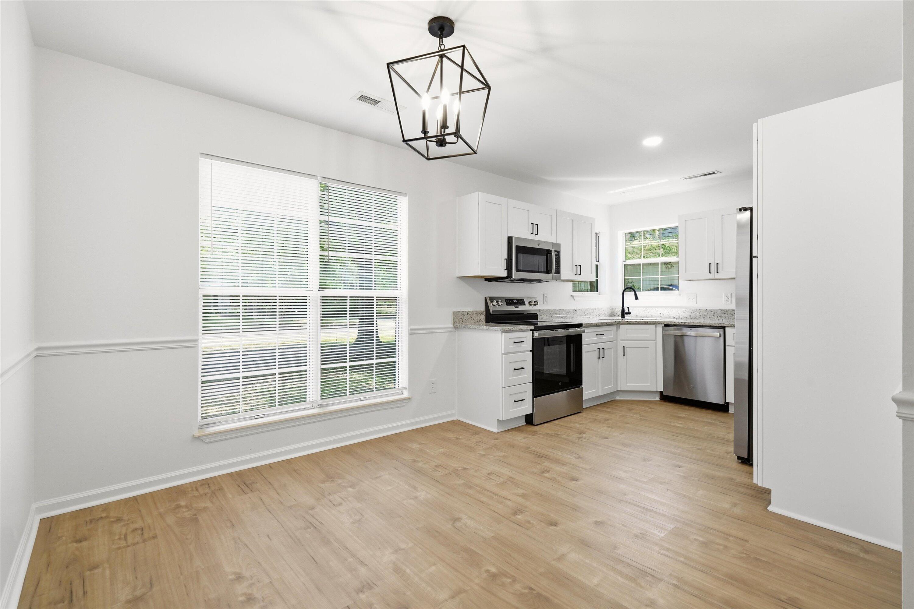 2403 Castlereagh Road Charleston, SC 29414 - Photo 2 of 35 11-008_DSC01382