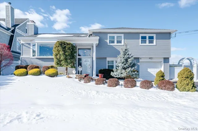 $999,990 | 285 East Shore Drive, Massapequa, NY 11758