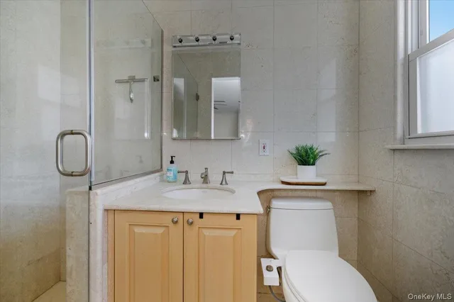 $999,990 | 285 East Shore Drive, Massapequa, NY 11758