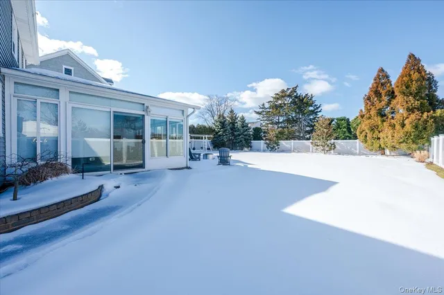 $999,990 | 285 East Shore Drive, Massapequa, NY 11758