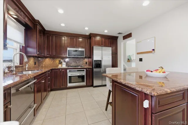 $999,990 | 285 East Shore Drive, Massapequa, NY 11758