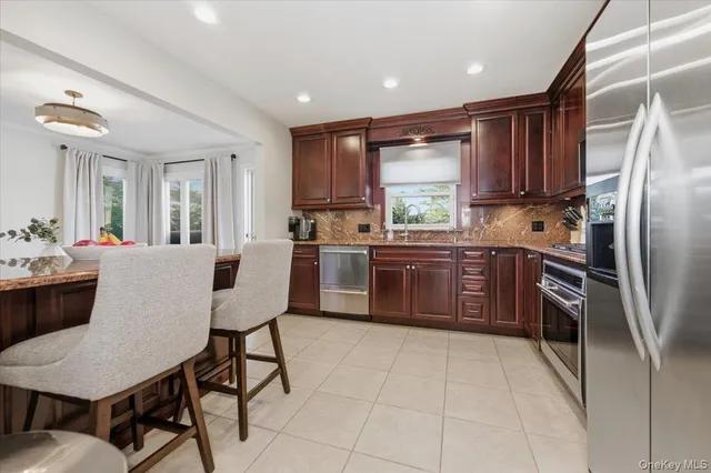 $999,990 | 285 East Shore Drive, Massapequa, NY 11758