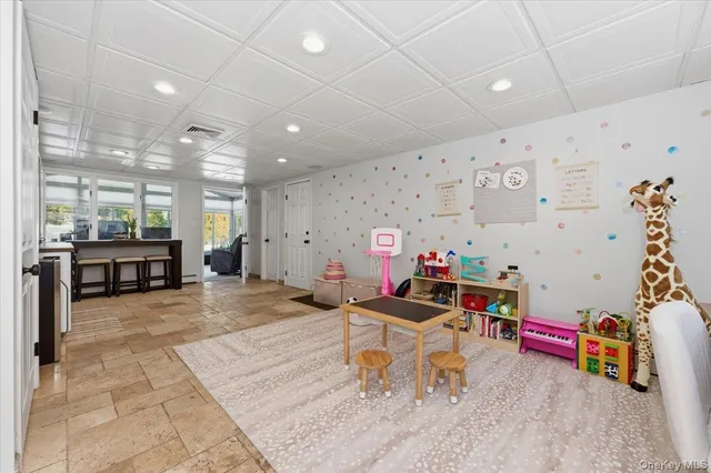 $999,990 | 285 East Shore Drive, Massapequa, NY 11758