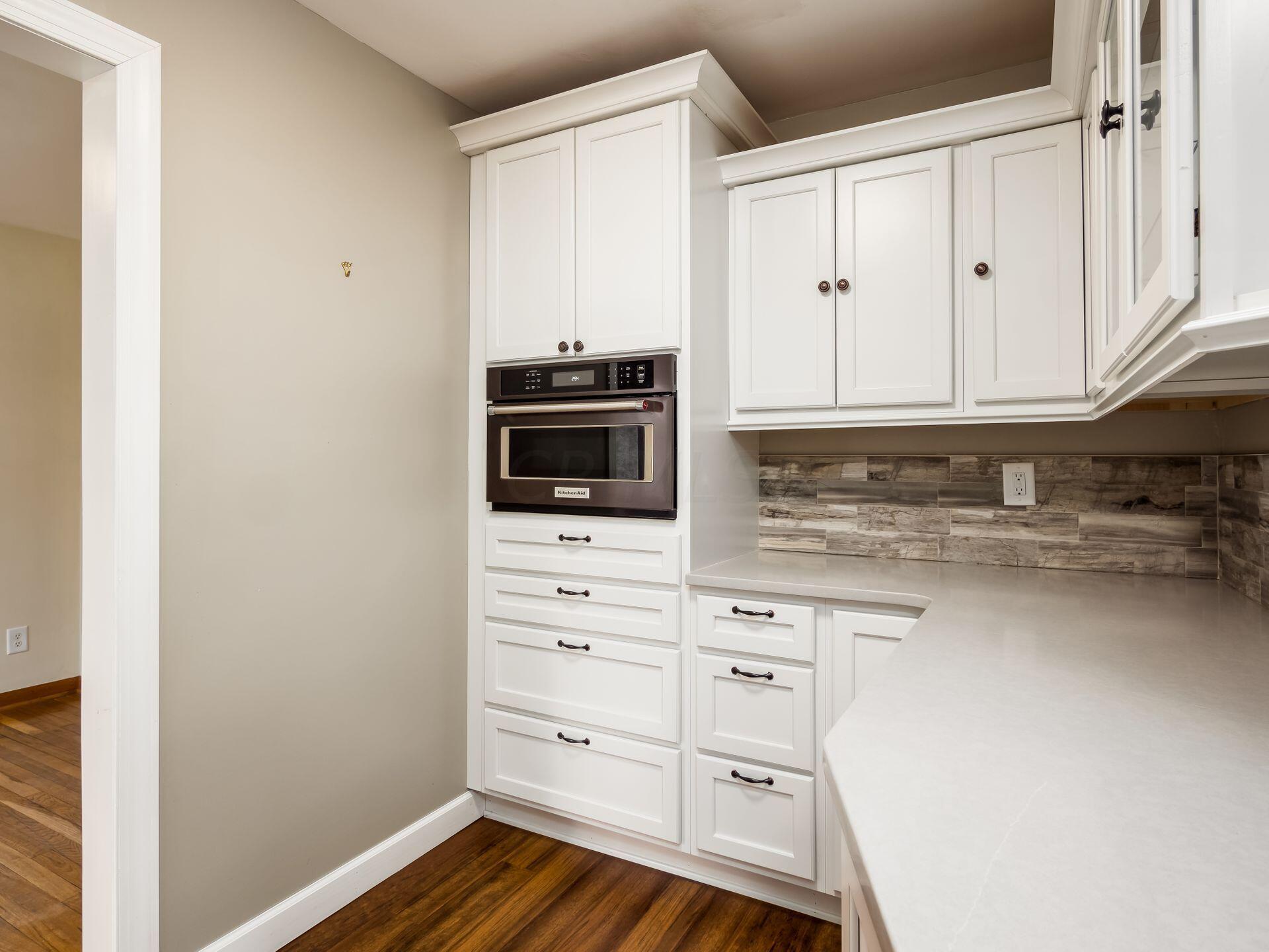 7710 Riverside Drive Dublin, OH 43016 - Photo 26 of 67 Cabinets galore!