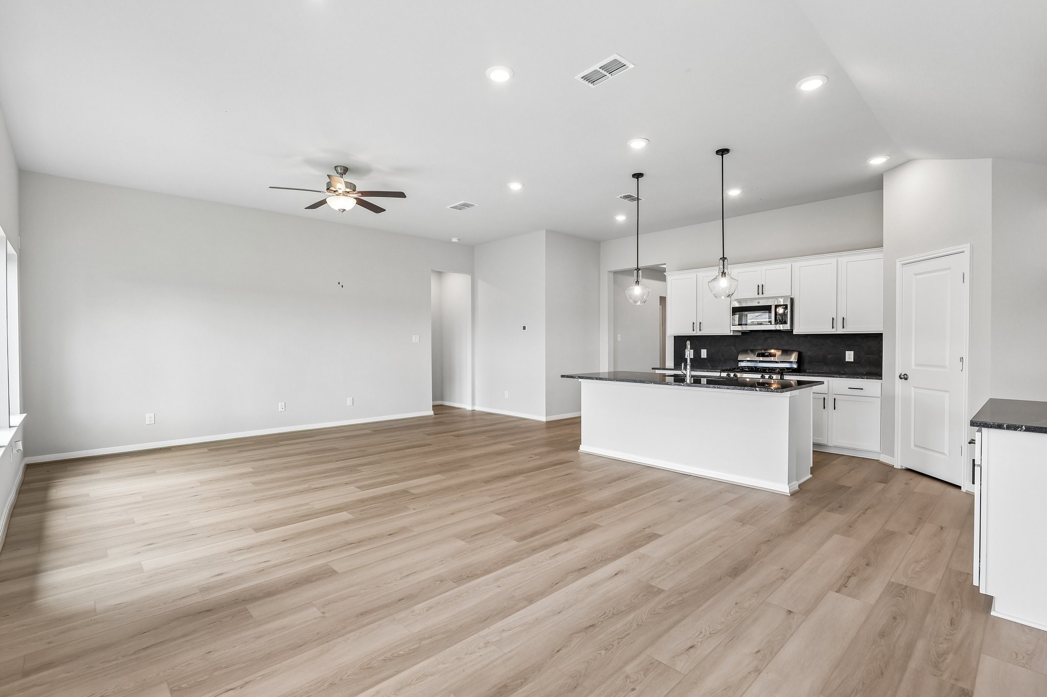 21115 Sunlight Grv Drive Rosharon, TX 77583 - Photo 8 of 38