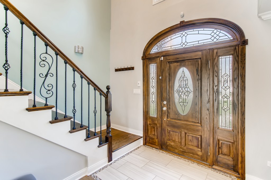 616 Elmdale Road Glenview, IL 60025 - Photo 3 of 9