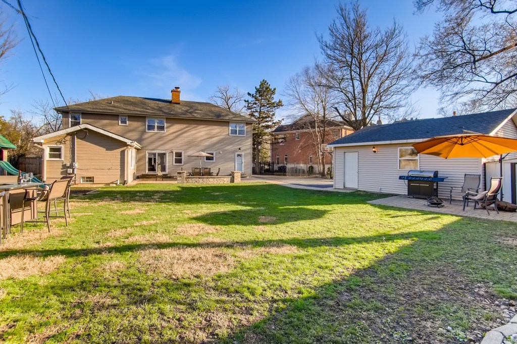 616 Elmdale Road Glenview, IL 60025 - Photo 5 of 9