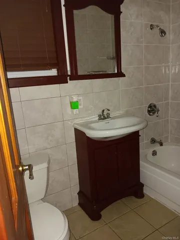 $2,000 | 1811 Wallace Avenue | Van Nest