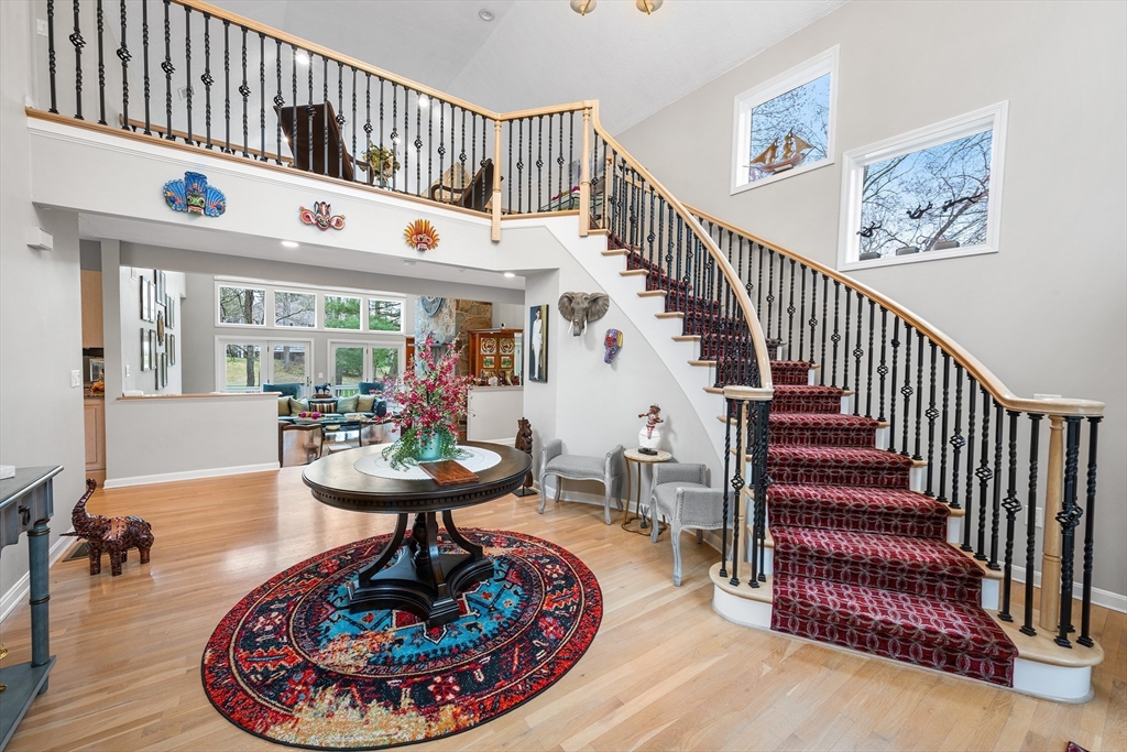 3 Choate Lane Ipswich, MA 01938 - Photo 5 of 39 a living room with furniture and a dining table