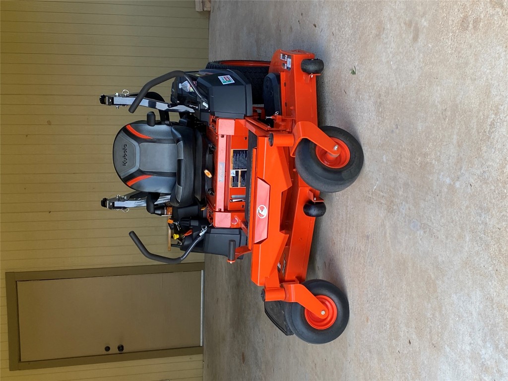 140 Oak Ridge Road Georgetown, TX 78628 - Photo 19 of 40 a room with blue painted walls
