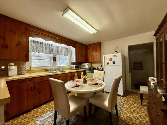 $440,000 | 1103 Rhodes Road, Lexington, NC 27292