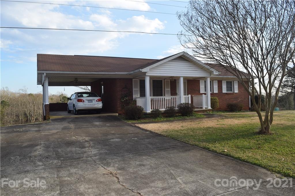 3189 Short Road Hickory, NC 28602 - Photo 1 of 24 a car parked in front of house