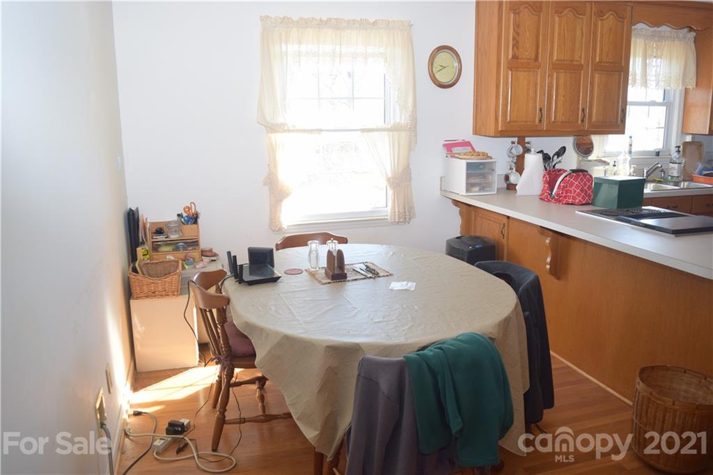3189 Short Road Hickory, NC 28602 - Photo 19 of 24 a dining room with furniture and window