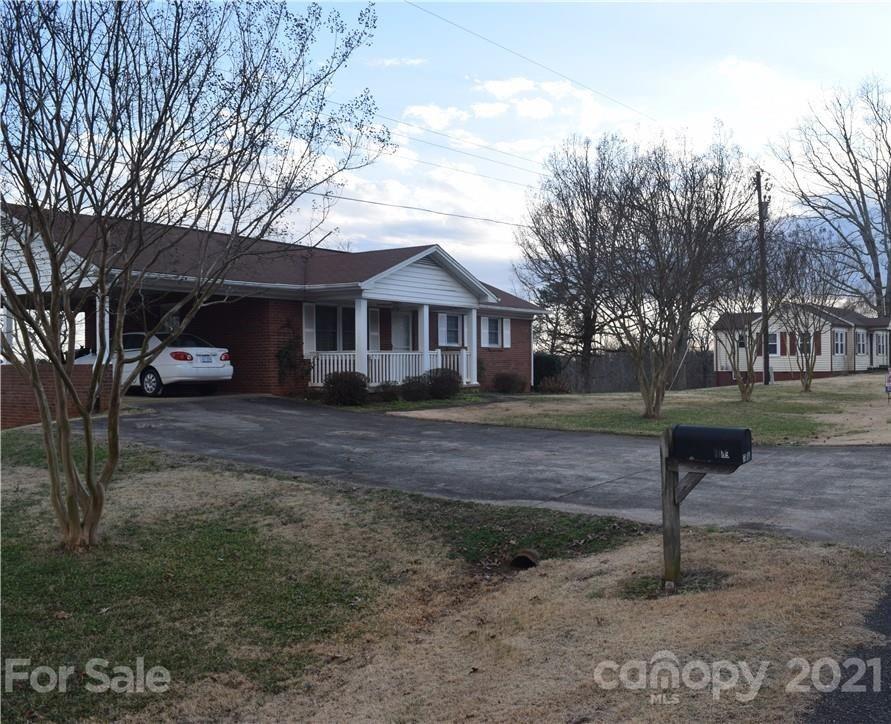 3189 Short Road Hickory, NC 28602 - Photo 24 of 24 a front view of a house with a yard