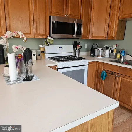 $2,400 | 74 Kyle Way, Trenton, NJ 08628