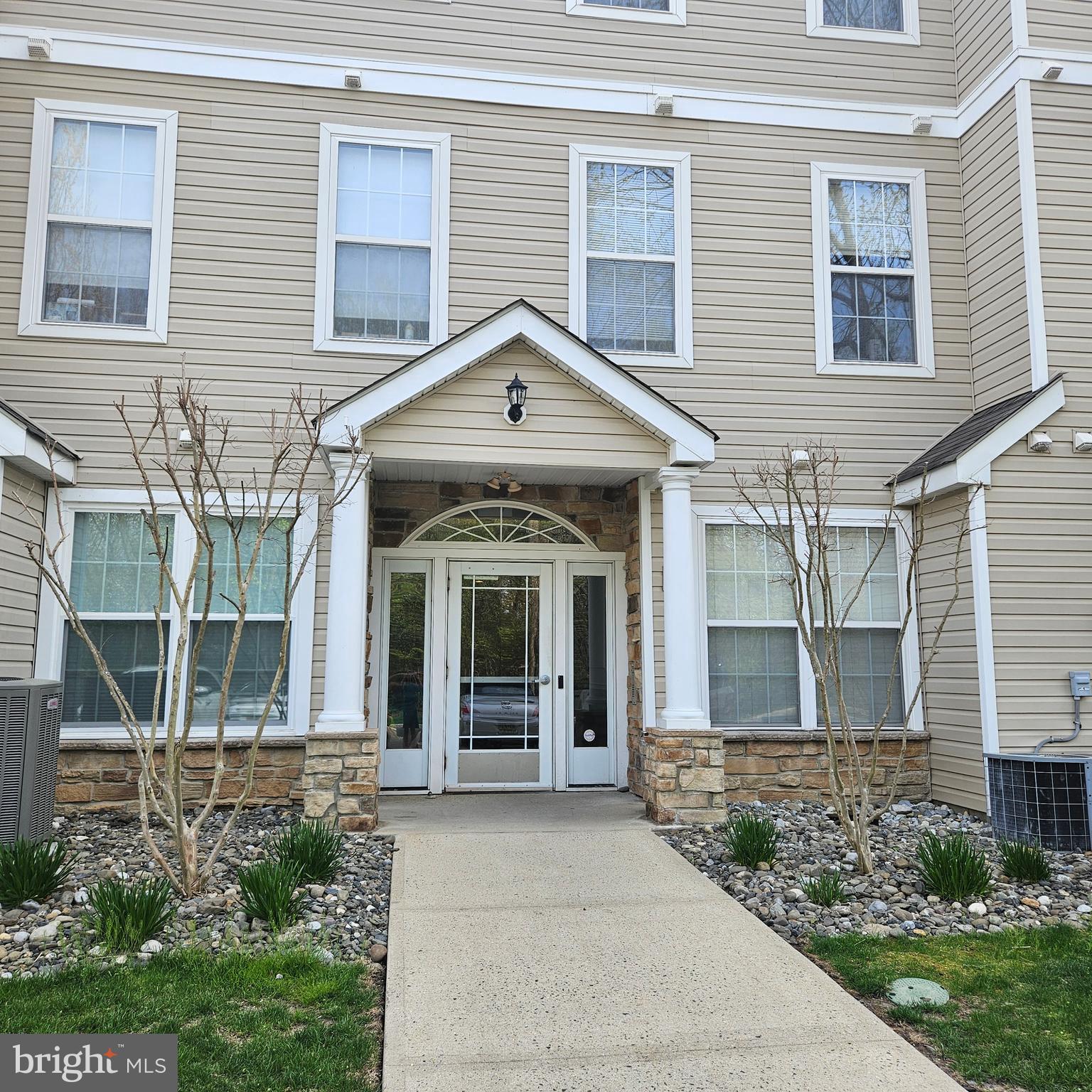 74 Kyle Way Trenton, NJ 08628 - Photo 4 of 31