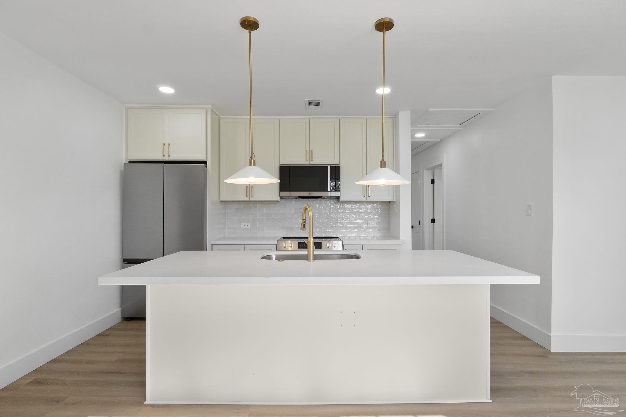 214 Southeast Kalash Road Pensacola, FL 32507 - Photo 11 of 51