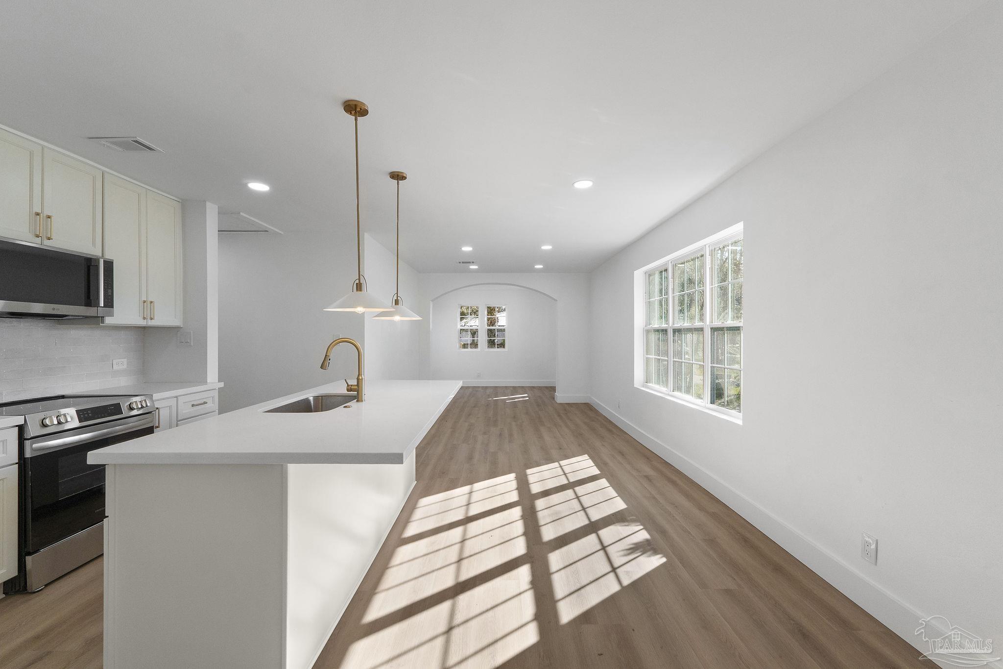 214 Southeast Kalash Road Pensacola, FL 32507 - Photo 12 of 51