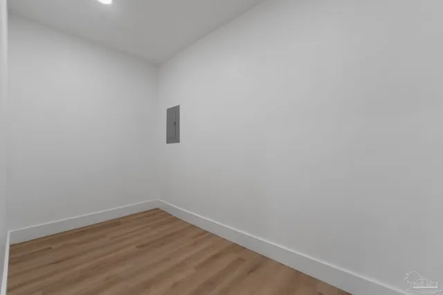 a view of backyard of the house