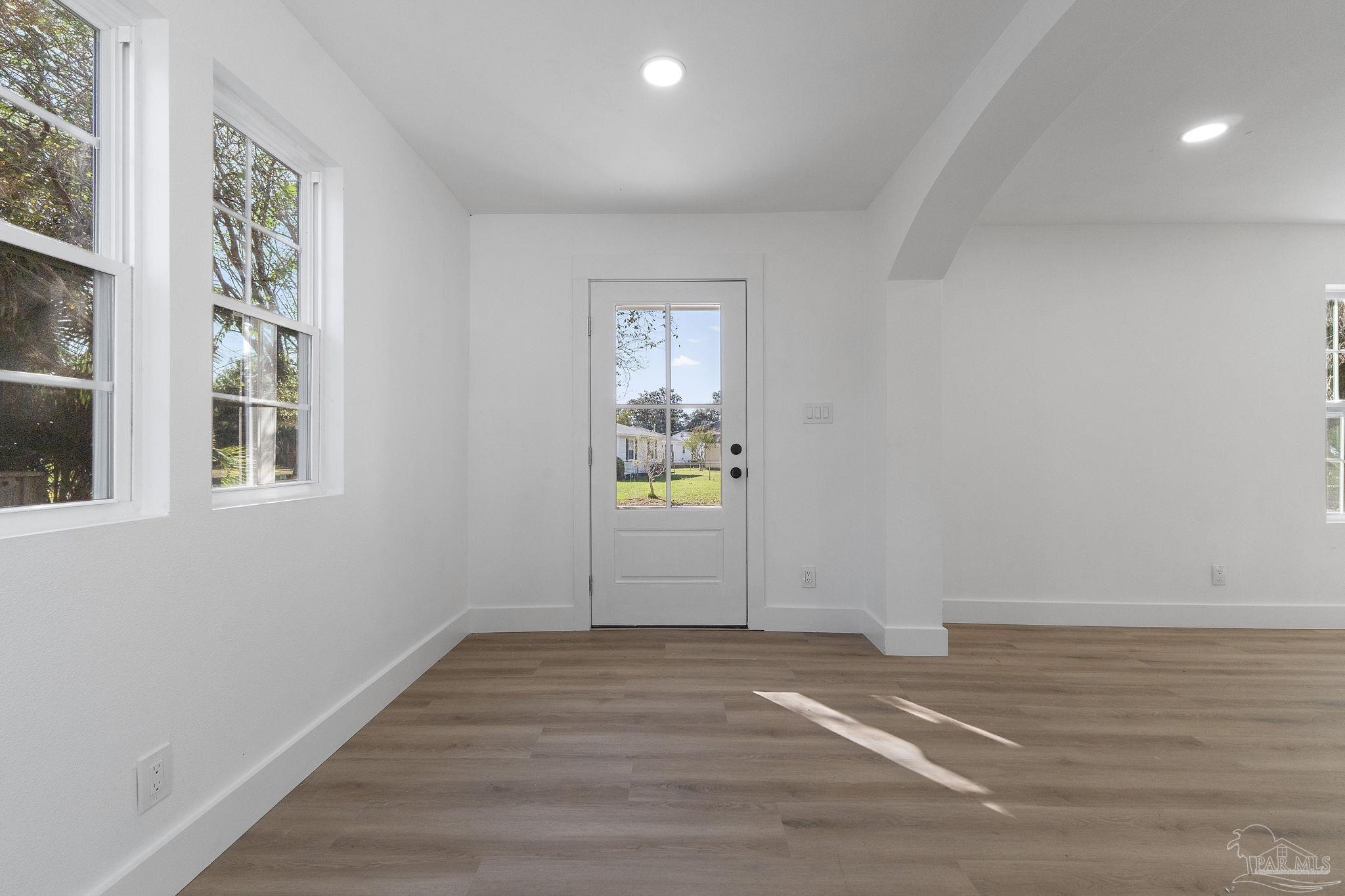 214 Southeast Kalash Road Pensacola, FL 32507 - Photo 7 of 51