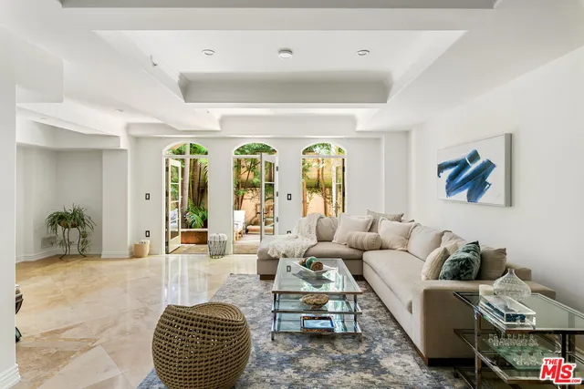 $1,295,000 | 10795 Wilshire Boulevard, Unit 105, Los Angeles, CA 90024