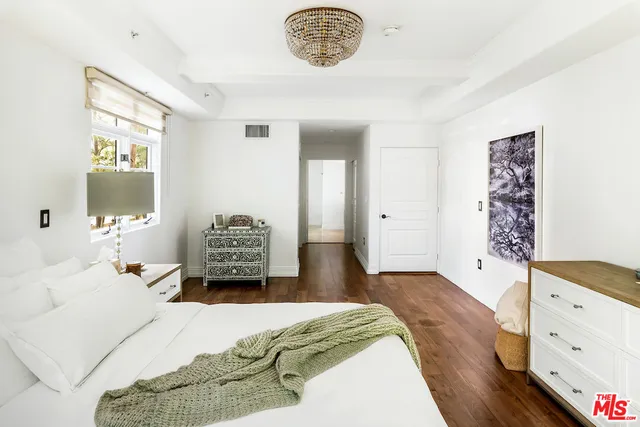 $1,295,000 | 10795 Wilshire Boulevard, Unit 105, Los Angeles, CA 90024